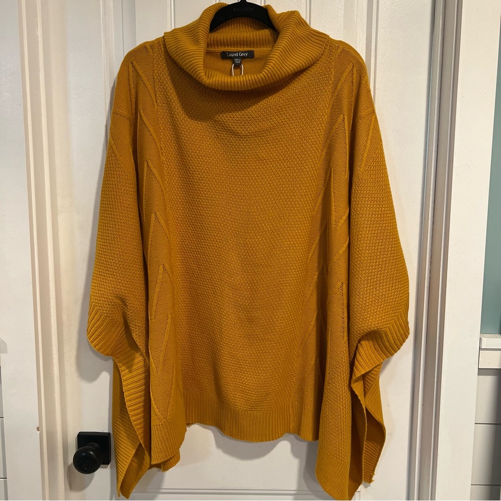 Laurel Grey Mustard Yellow Knit Sweater Poncho.‎ One Size. NWT.
